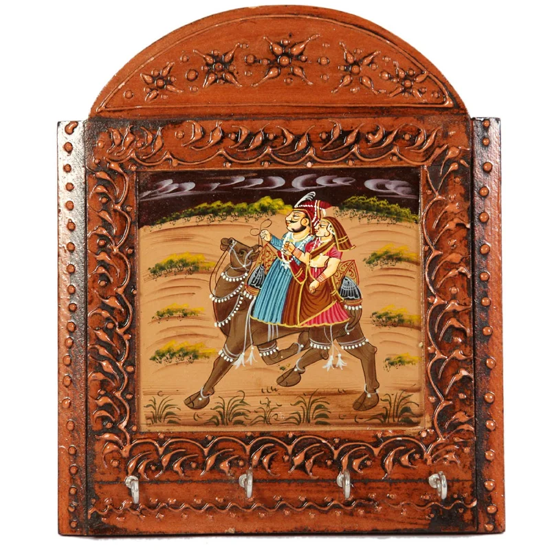 Wholesale Handicrafts Camel Painted Wooden Key Holder For Wall (MOQ-10)