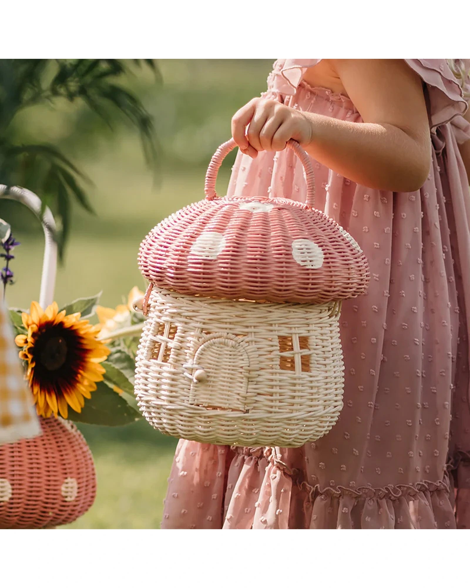 Rattan Mushroom Basket Musk