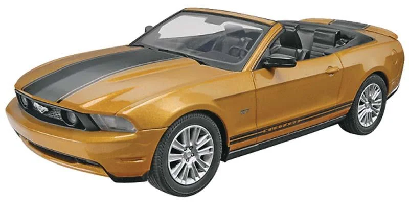 Revell Model Car 2010 Ford Mustang GT Convertible